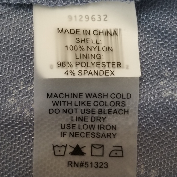 Vince Camuto Ditsy Floral Showers Top in XXL - Picture 7 of 7